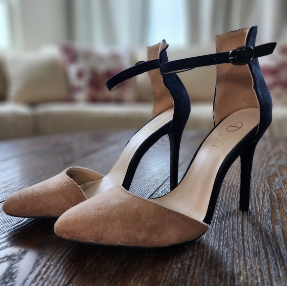 Dollie & Me Shoes - Dolli Two-Tone Tan & Black Women's Heels Size 8.5us